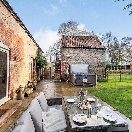 Coach House Villa Rowston Esterno foto